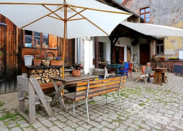 U Lasiku بيت ضيافة Unetice